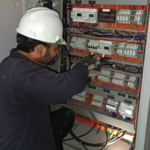 Instalación, revisión y mantenimiento de tableros eléctricos generales